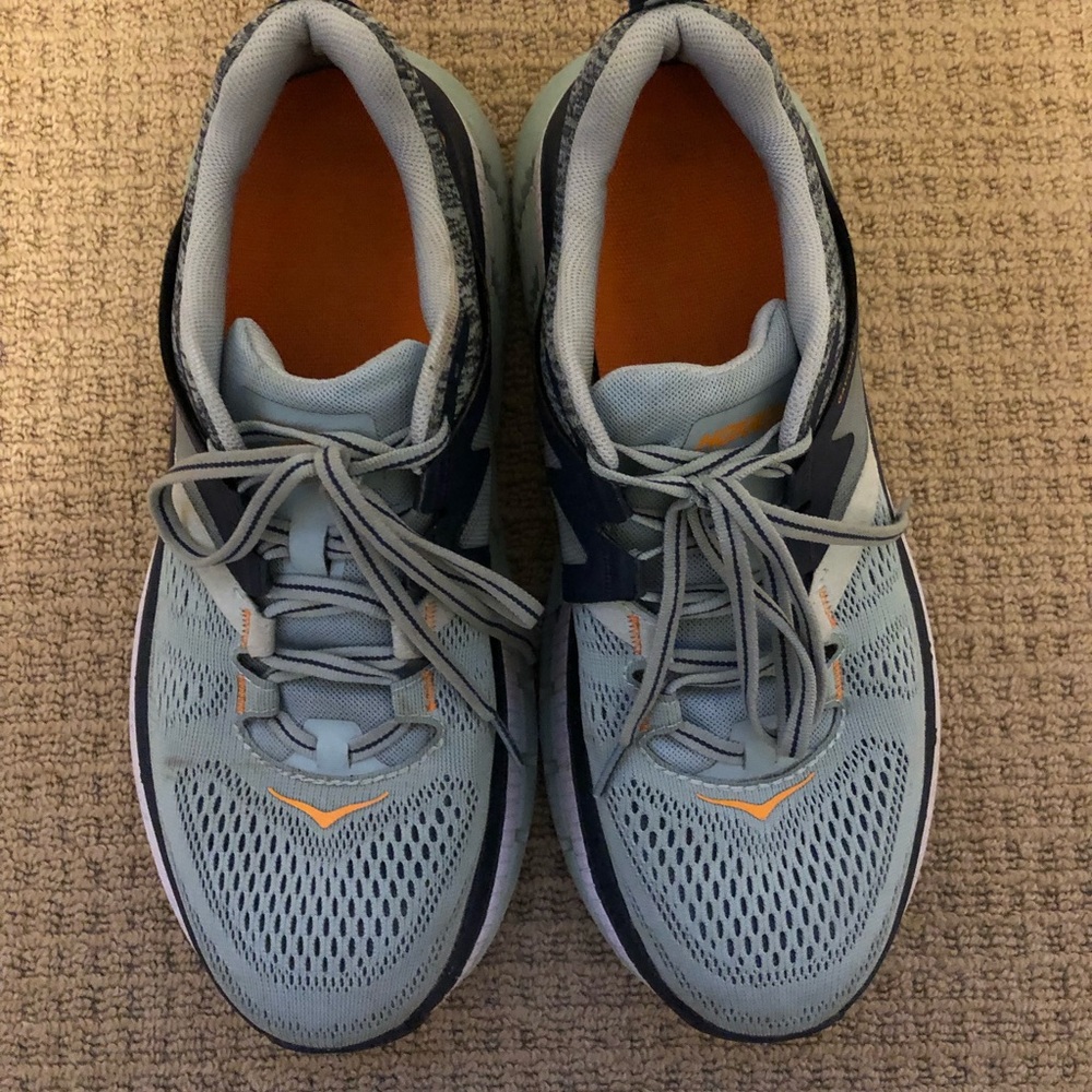 HOKA Gaviota one one